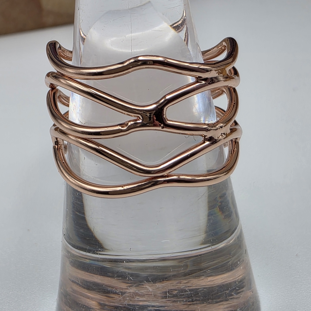 Elegant Rose Gold Wave Ring (354)